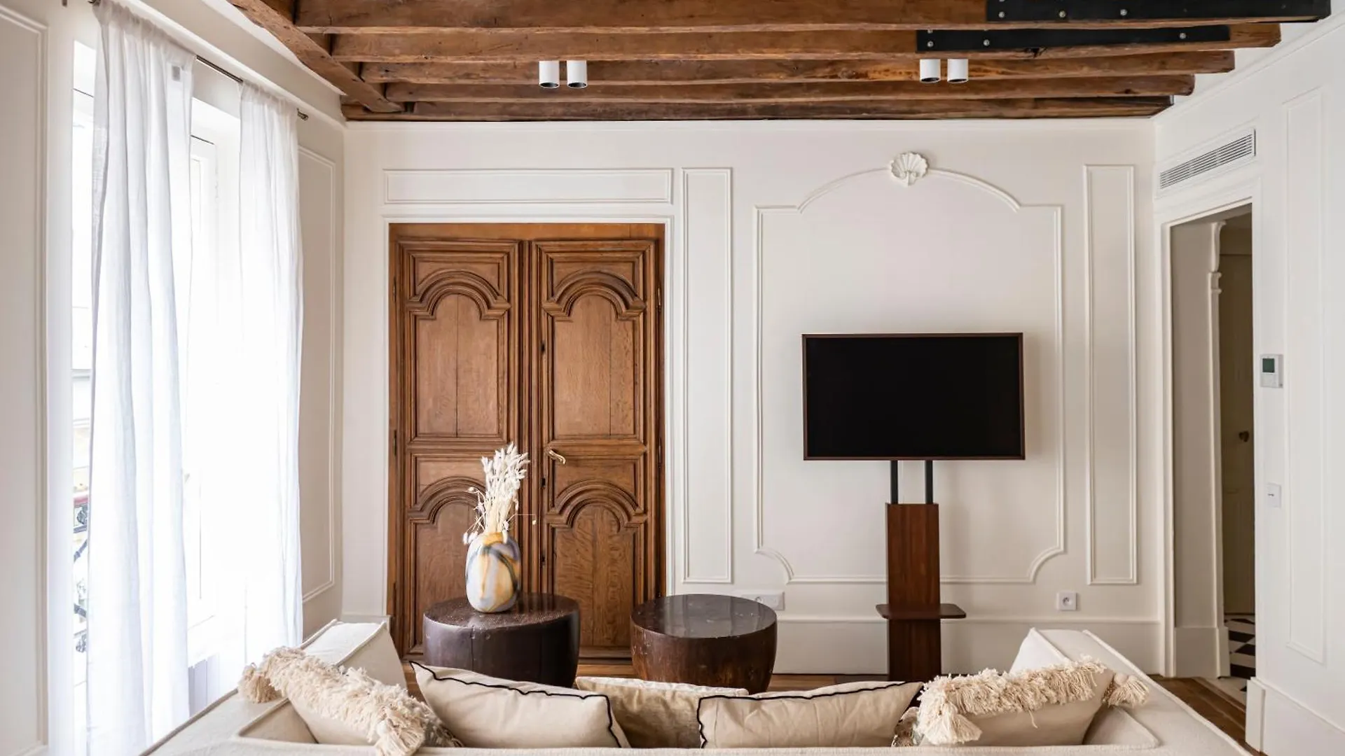 Ile-saint-louis Apartment